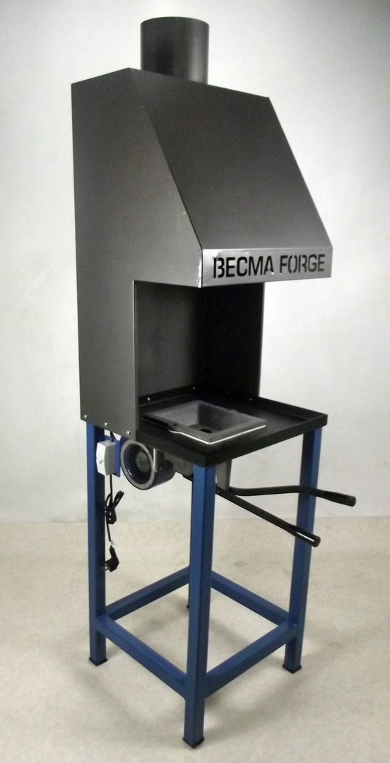BECMA Feldschmiede + Rauchfang mit hochwertiger Qualität FR50 neo